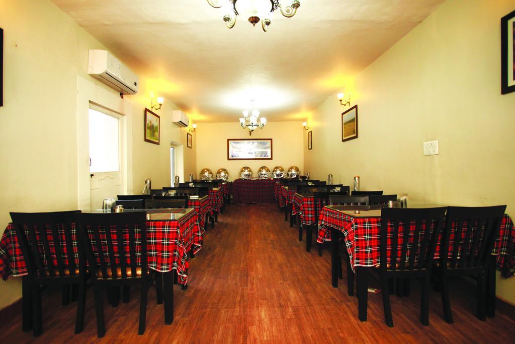 Hotel Pride Continental Srīnagar Dış mekan fotoğraf
