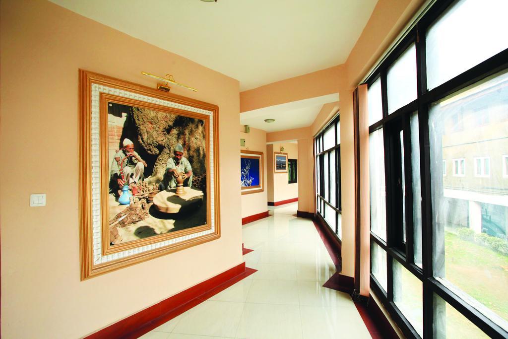 Hotel Pride Continental Srīnagar Dış mekan fotoğraf